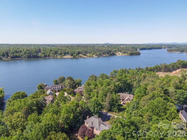 381 Lake Forest Drive, Taylorsville, NC 28681