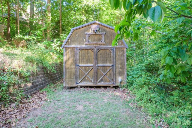 381 Lake Forest Drive, Taylorsville, NC 28681