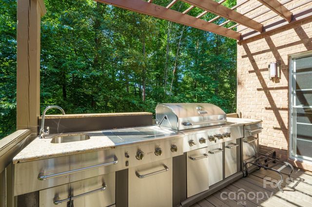 381 Lake Forest Drive, Taylorsville, NC 28681
