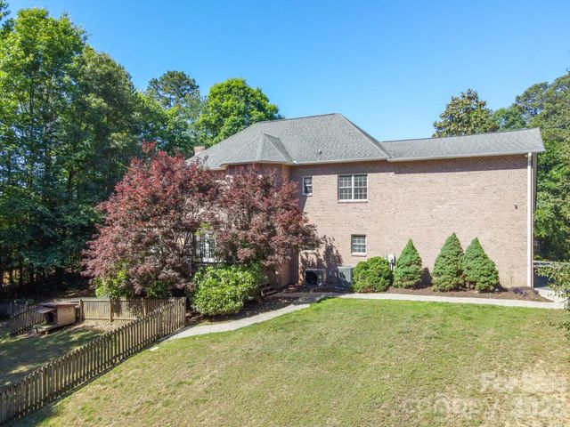381 Lake Forest Drive, Taylorsville, NC 28681
