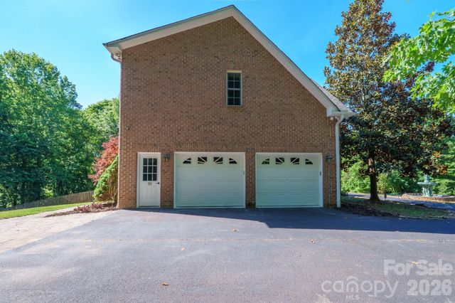 381 Lake Forest Drive, Taylorsville, NC 28681