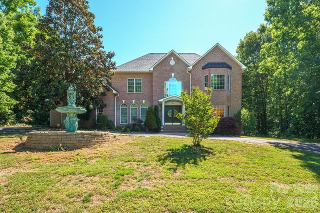 381 Lake Forest Drive, Taylorsville, NC 28681