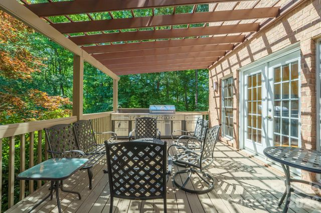 381 Lake Forest Drive, Taylorsville, NC 28681