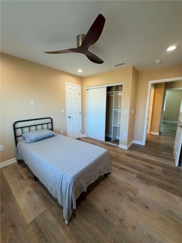 40118 25th West A, Palmdale, CA 93551