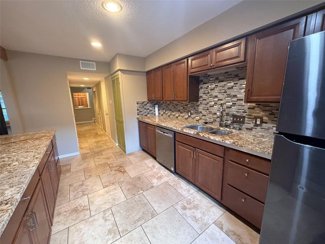 12985 Trail Hollow Drive 6, Houston, TX 77079
