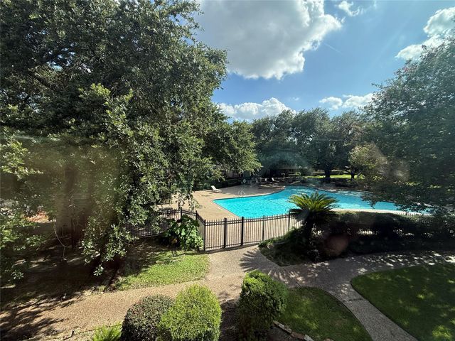 12985 Trail Hollow Drive 6, Houston, TX 77079