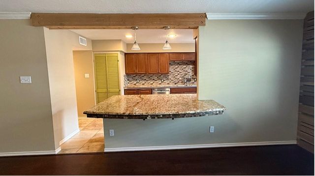 12985 Trail Hollow Drive 6, Houston, TX 77079