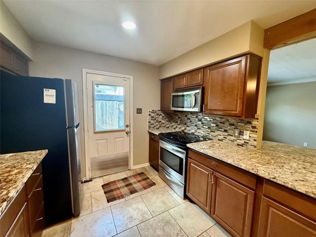 12985 Trail Hollow Drive 6, Houston, TX 77079
