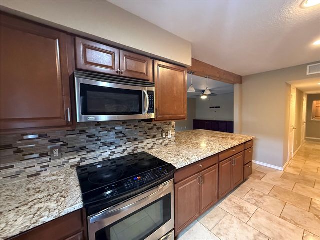 12985 Trail Hollow Drive 6, Houston, TX 77079