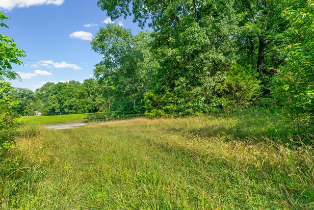 1010 Saddle Tree Rd, Ashland City, TN 37015