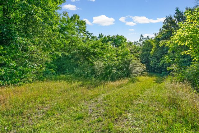 1010 Saddle Tree Rd, Ashland City, TN 37015