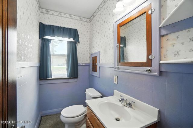 29 Lemoyne Road, Northwood, OH 43619