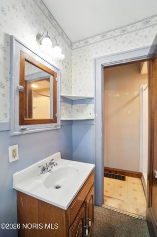 29 Lemoyne Road, Northwood, OH 43619