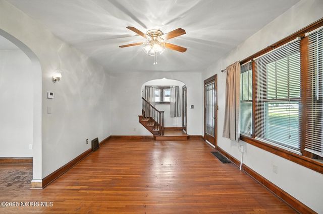 29 Lemoyne Road, Northwood, OH 43619