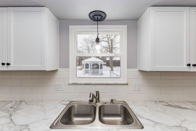 2000 N Alden Road, Muncie, IN 47304