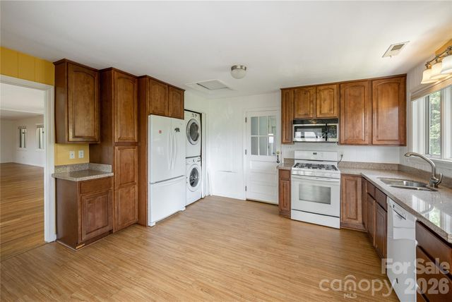 811 Town Mountain Road, Asheville, NC 28804