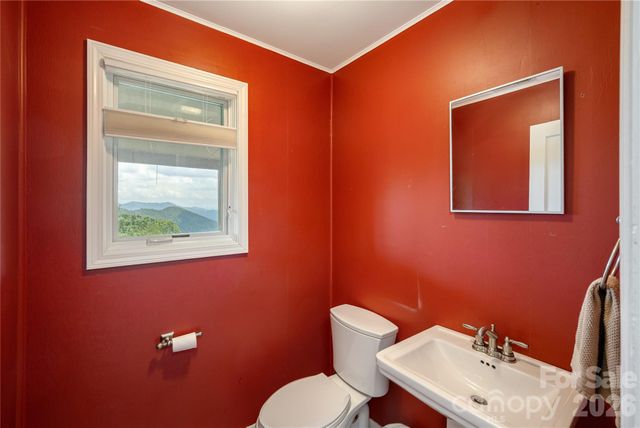 811 Town Mountain Road, Asheville, NC 28804