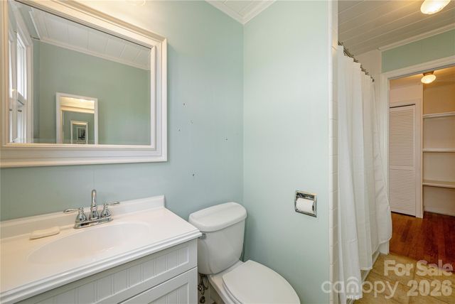 811 Town Mountain Road, Asheville, NC 28804