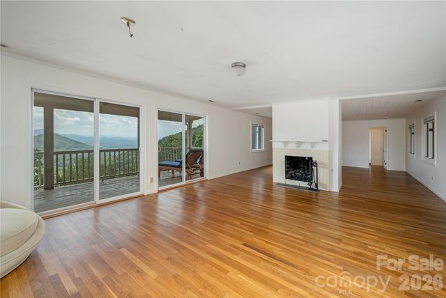 811 Town Mountain Road, Asheville, NC 28804