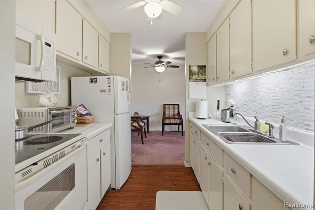 1199 S Sheldon Road I64, Plymouth, MI 48170