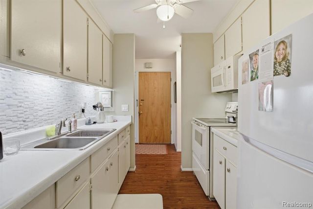 1199 S Sheldon Road I64, Plymouth, MI 48170