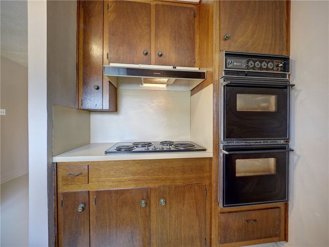 702 Drexel Dr, Corpus Christi, TX 78412