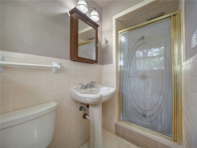 702 Drexel Dr, Corpus Christi, TX 78412
