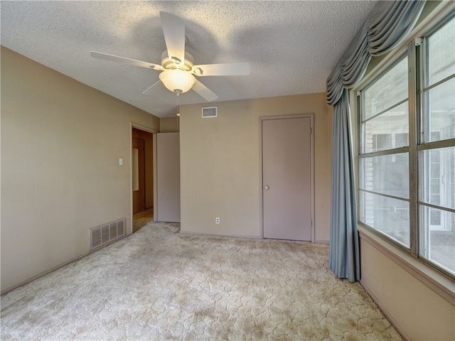 702 Drexel Dr, Corpus Christi, TX 78412