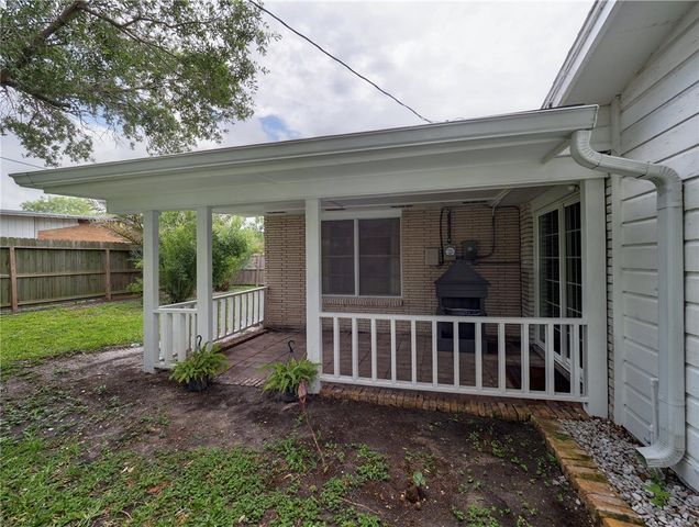 702 Drexel Dr, Corpus Christi, TX 78412