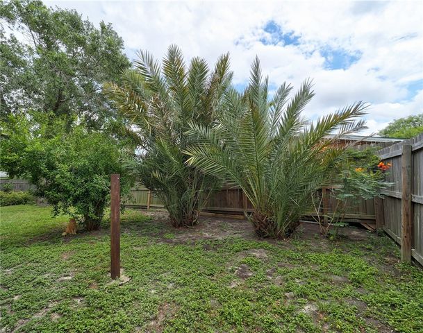 702 Drexel Dr, Corpus Christi, TX 78412