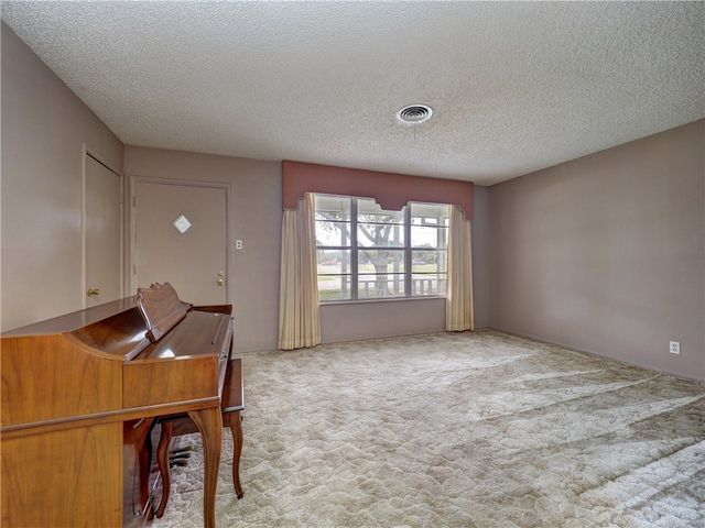 702 Drexel Dr, Corpus Christi, TX 78412