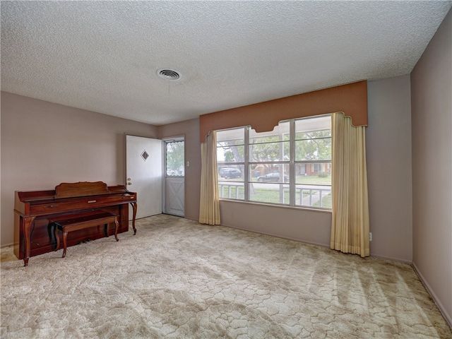 702 Drexel Dr, Corpus Christi, TX 78412
