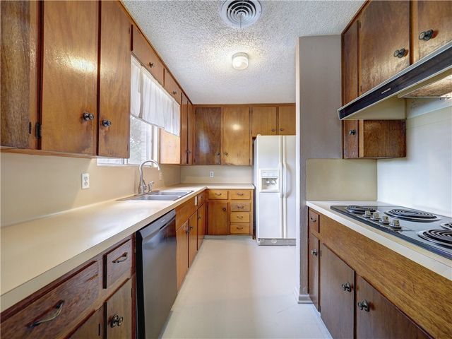 702 Drexel Dr, Corpus Christi, TX 78412