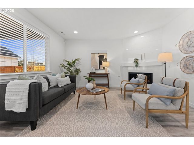 1210 N SYCAMORE St, Canby, OR 97013