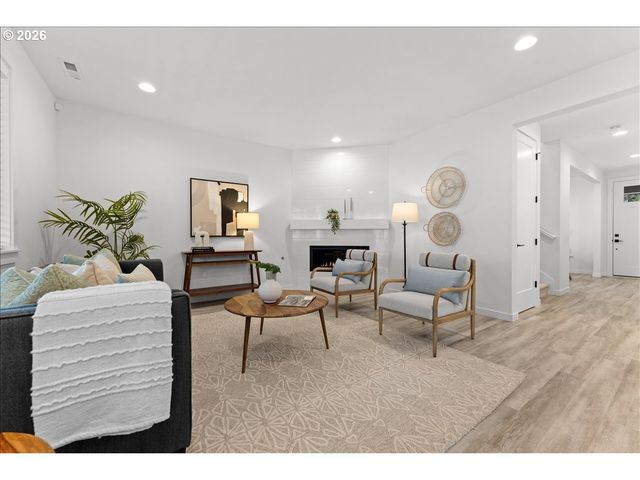 1210 N SYCAMORE St, Canby, OR 97013