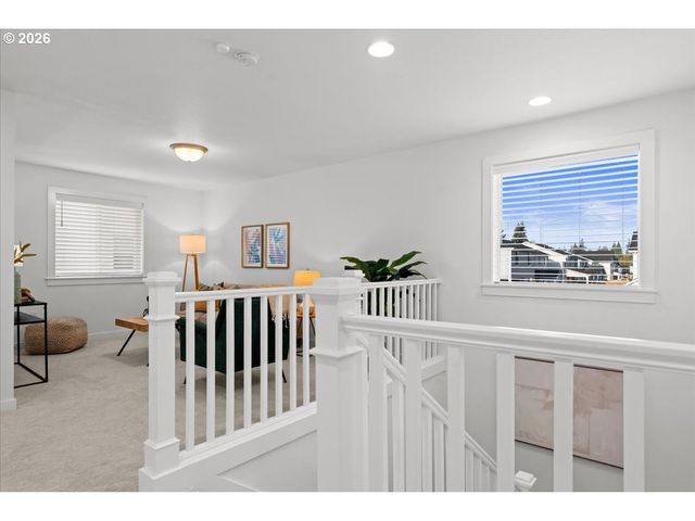 1210 N SYCAMORE St, Canby, OR 97013