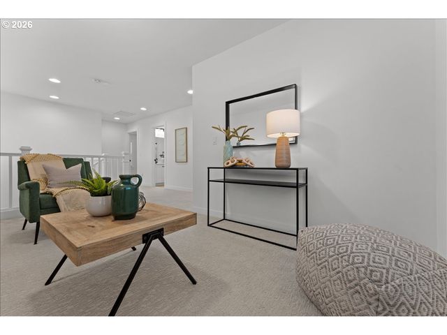 1210 N SYCAMORE St, Canby, OR 97013