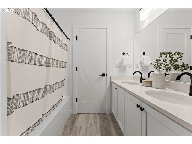 1210 N SYCAMORE St, Canby, OR 97013