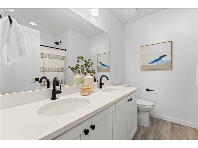 1210 N SYCAMORE St, Canby, OR 97013