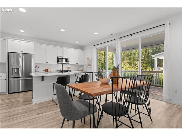 1210 N SYCAMORE St, Canby, OR 97013