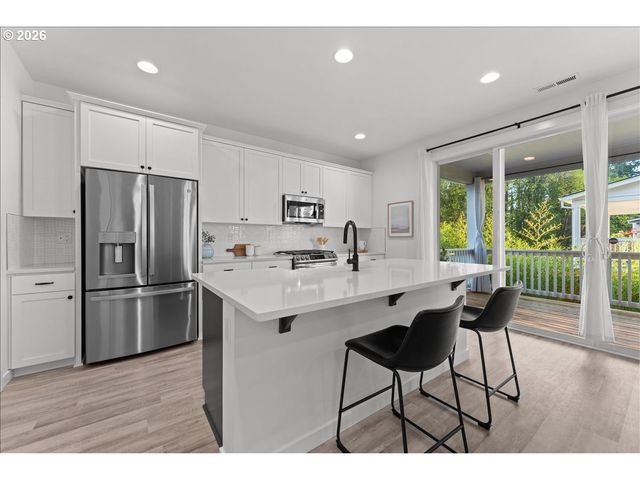 1210 N SYCAMORE St, Canby, OR 97013