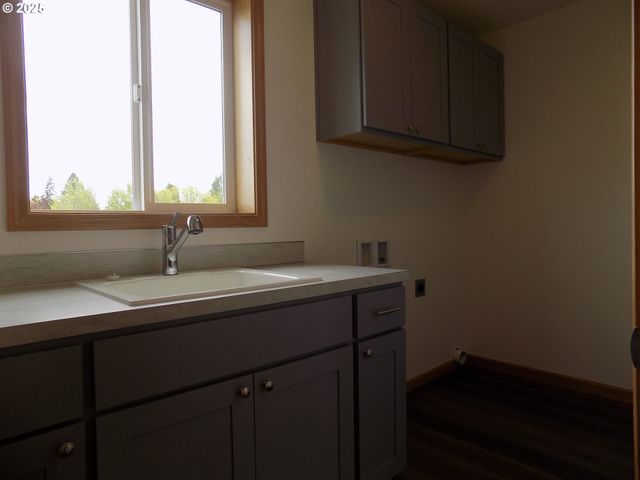 2705 Se JUNEBUG St, Corvallis, OR 97333