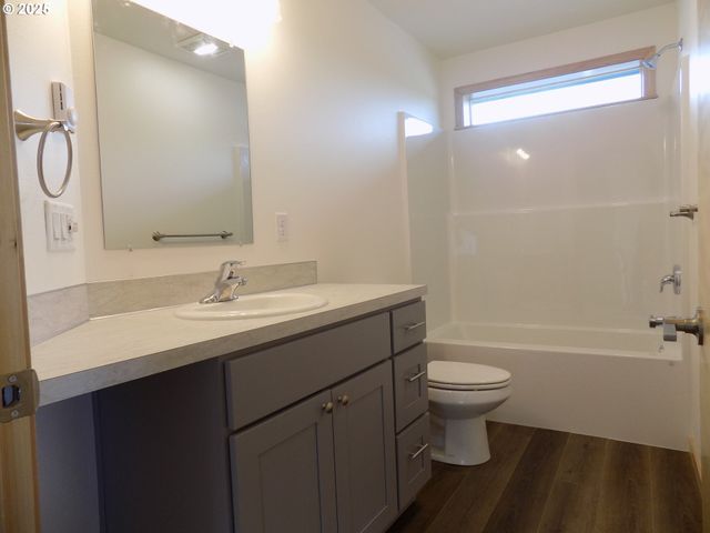 2705 Se JUNEBUG St, Corvallis, OR 97333