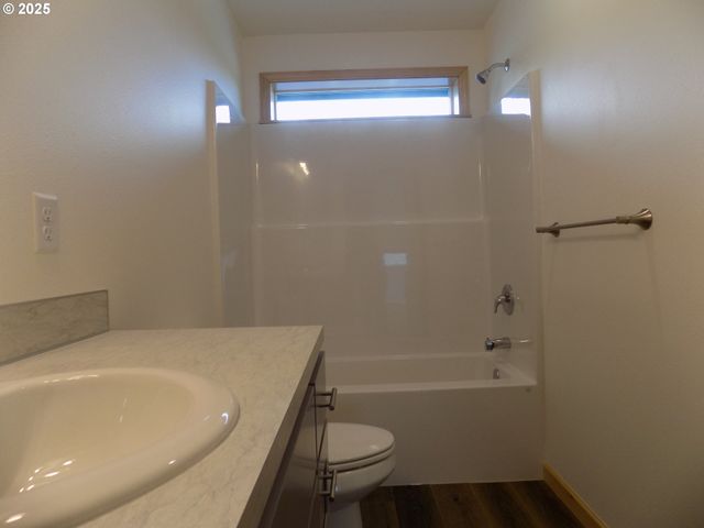 2705 Se JUNEBUG St, Corvallis, OR 97333