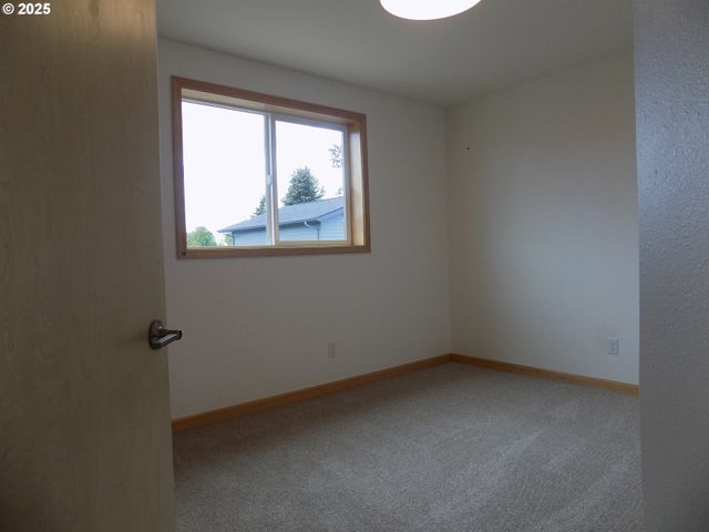 2705 Se JUNEBUG St, Corvallis, OR 97333