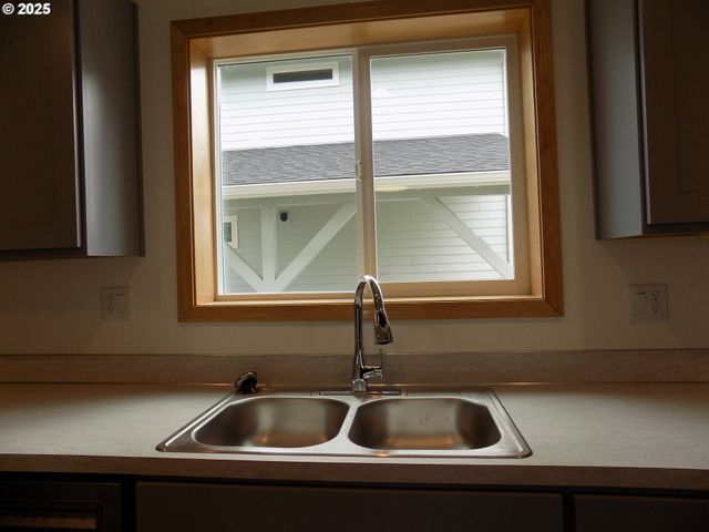 2705 Se JUNEBUG St, Corvallis, OR 97333