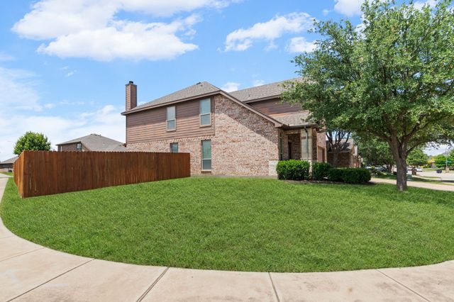 12001 Walden Wood Drive, Fort Worth, TX 76244