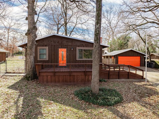 117 Whispering Oaks Trail, Payne Springs, TX 75156