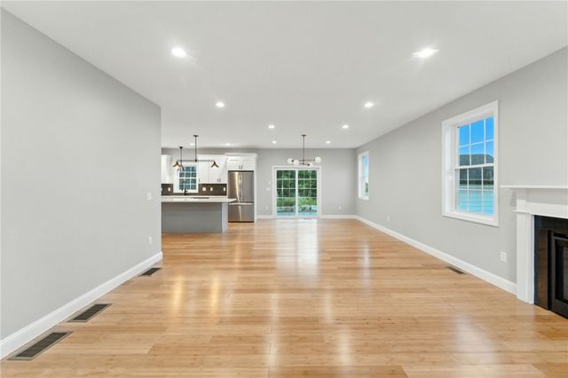 7 Pico Circle, Johnston, RI 02919