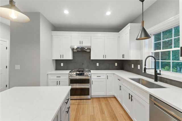 7 Pico Circle, Johnston, RI 02919